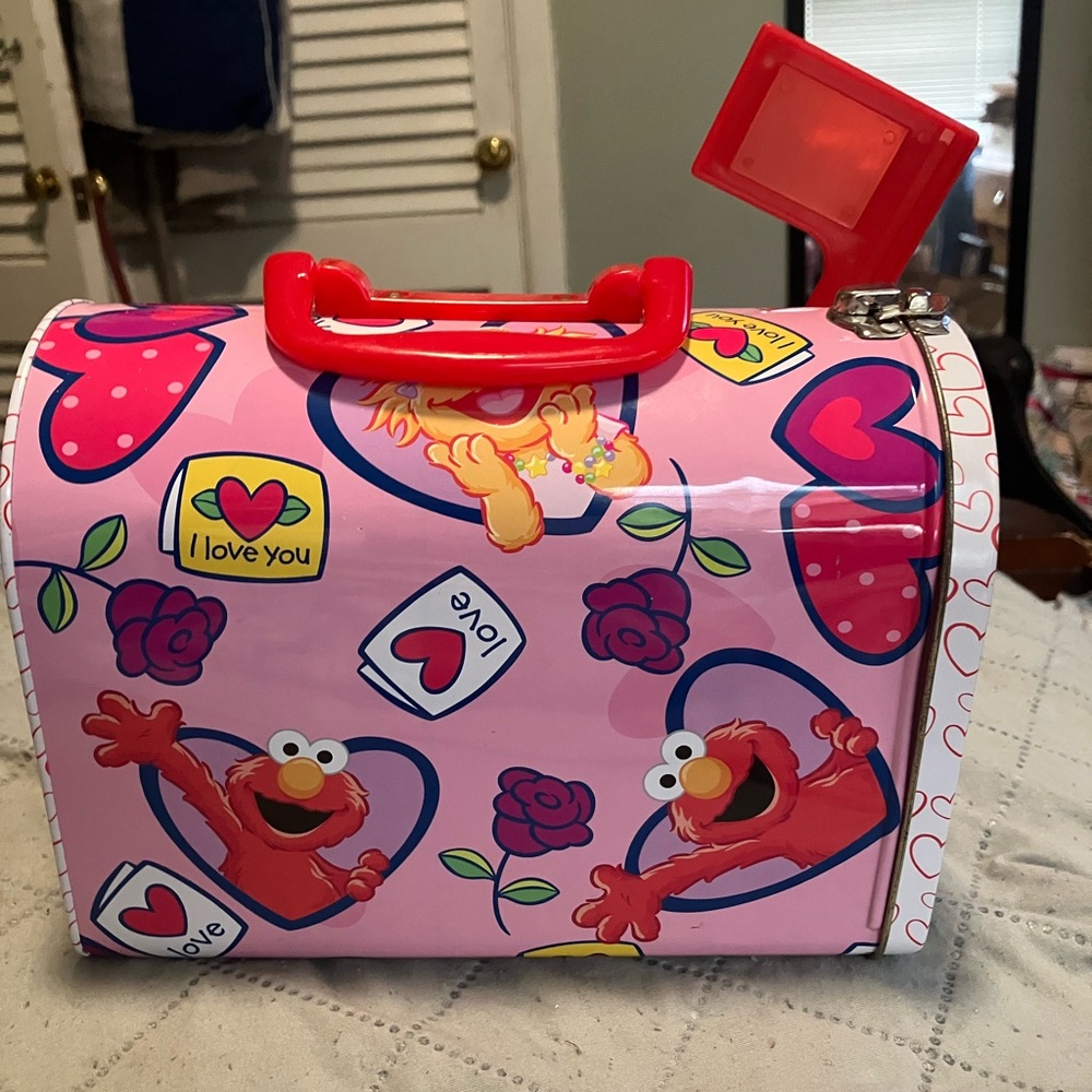 Sesame Street Mail/Lunchbox - Picture 2 of 9
